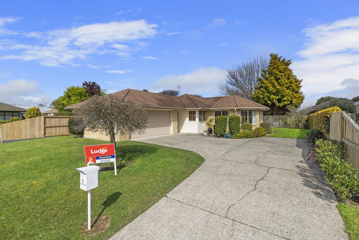 6 Farnham Close, Rototuna North, Hamilton - Carousel 12