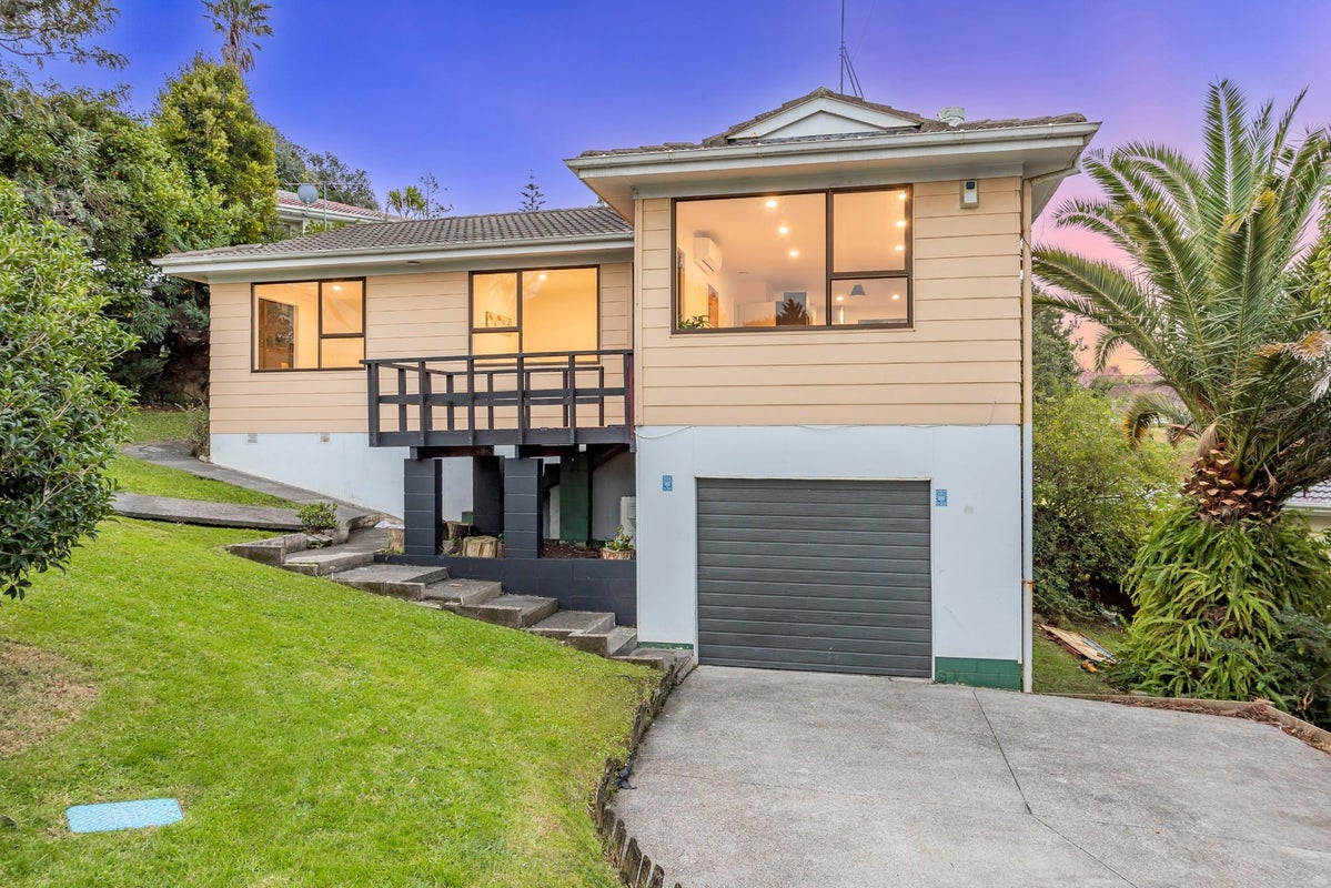 16 Lendenfeld Drive, Papatoetoe, Auckland - Carousel 1