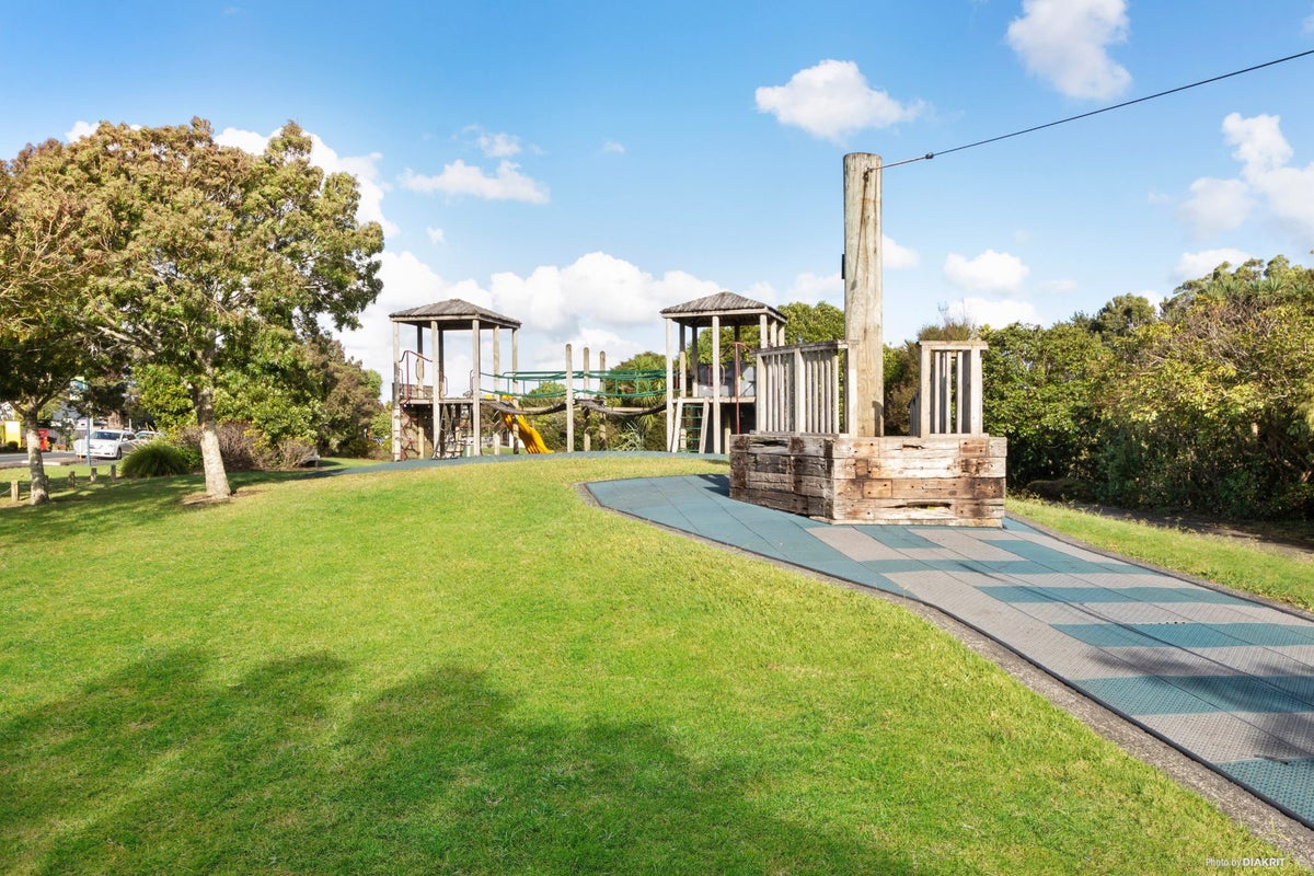3/723 Swanson Road, Swanson, Auckland - Carousel 13