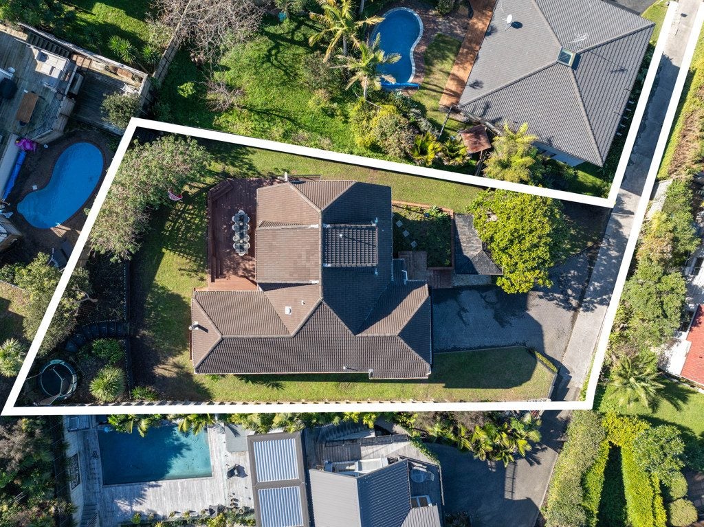 17 Noumea Place, Mairangi Bay, Auckland - Carousel 25