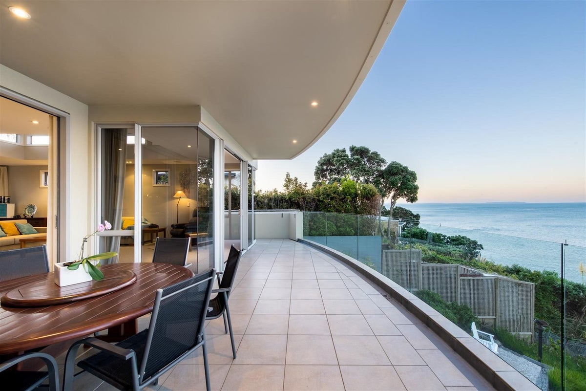 52 Seacliffe Avenue, Belmont, Auckland - Carousel 2