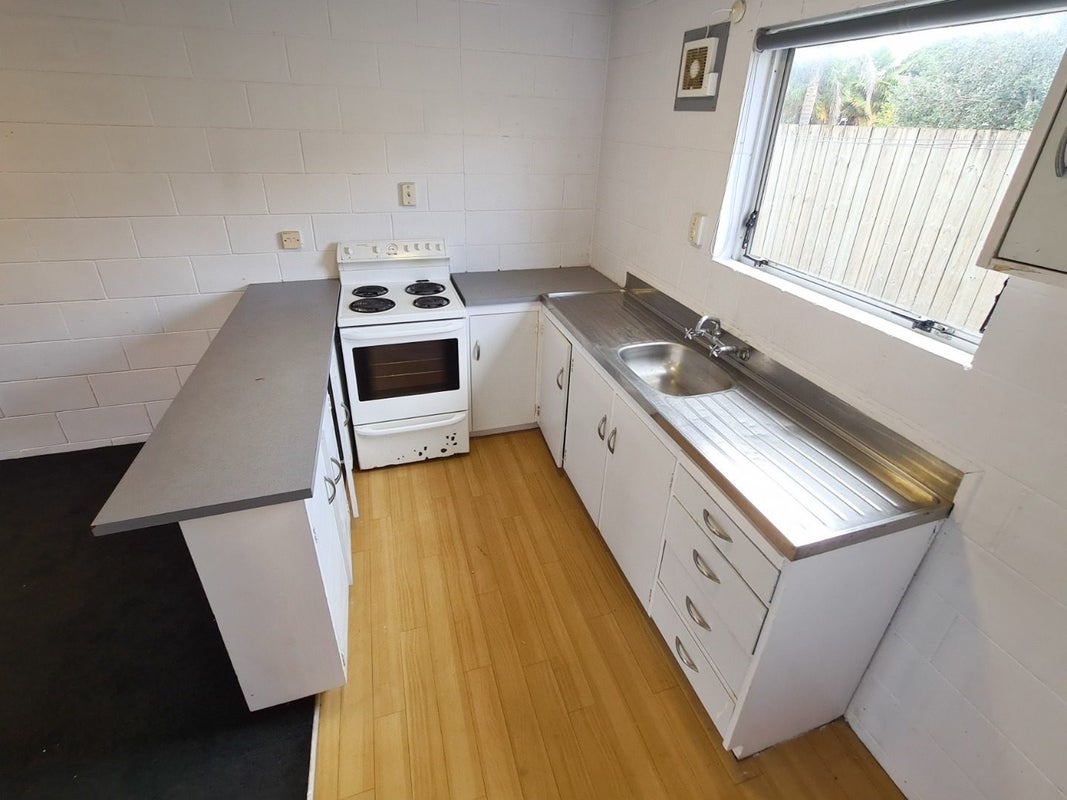 2/7 Opoia Road, Hamilton East, Hamilton - Carousel 2