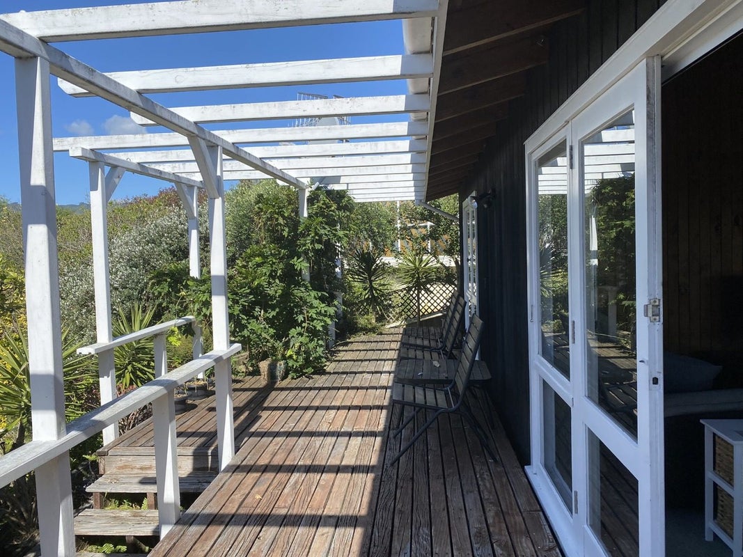 6 Flaxmere Street, Waikanae Beach, Waikanae - Carousel 2