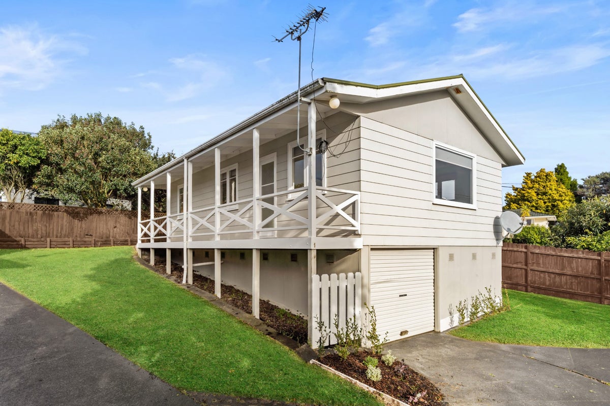 37 Moire Road, Massey, Auckland - Carousel 1