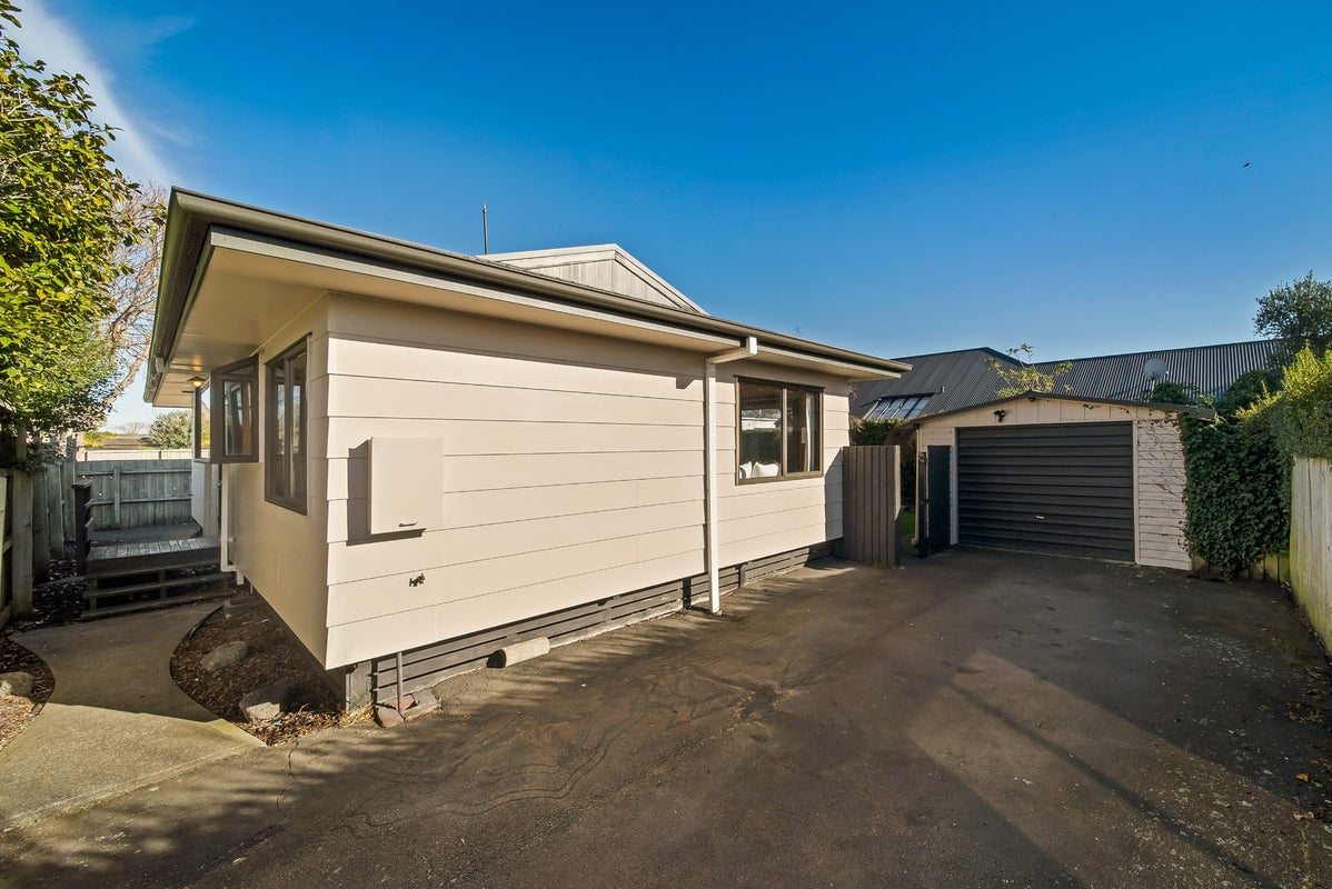2/74 Aorangi Road, Bryndwr, Christchurch - Carousel 24