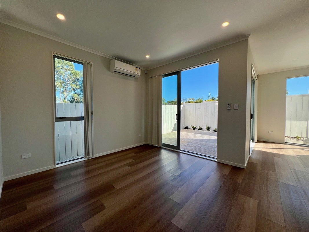 109 Prince Regent Drive, Half Moon Bay, Auckland - Carousel 2