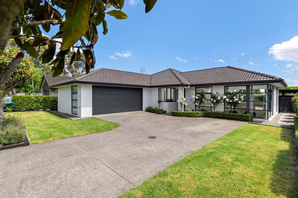 152 Normanby Road East, Karaka, Papakura - Carousel 1