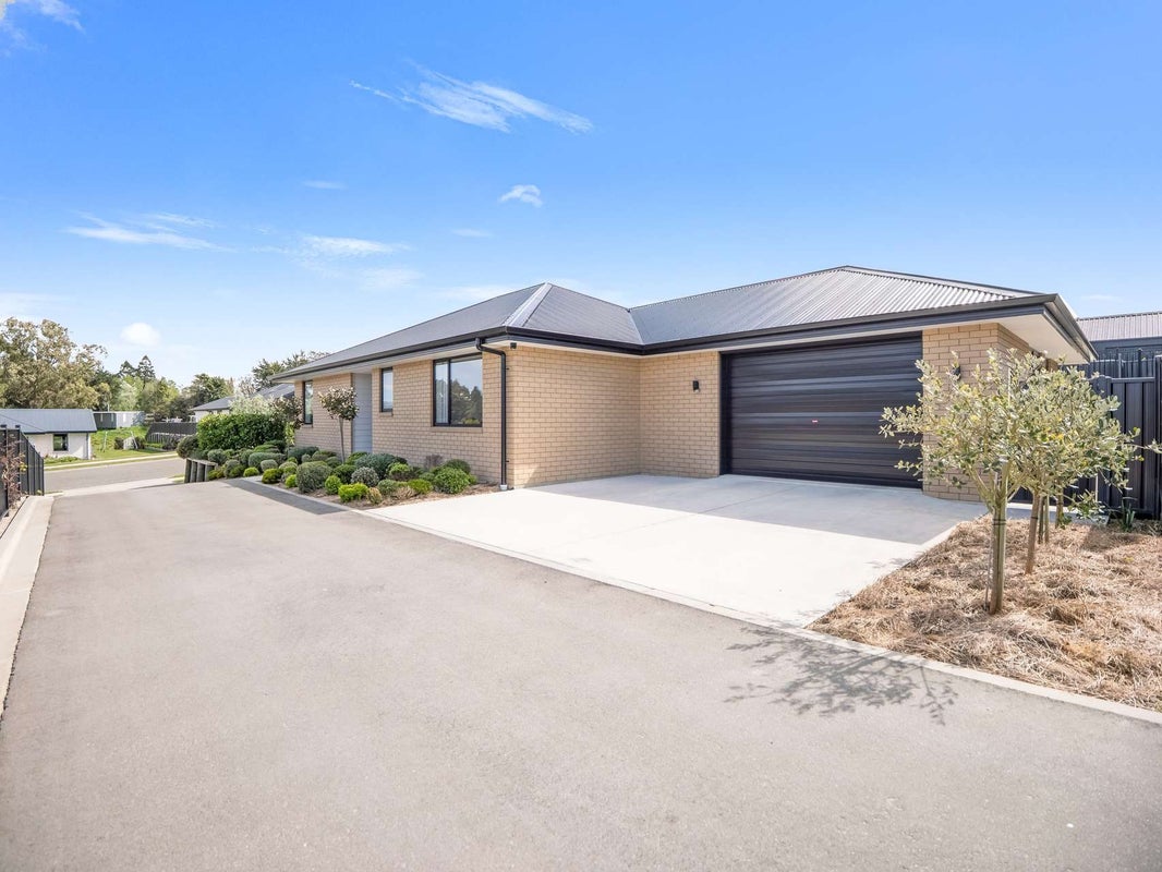 16A Clydesdale Drive, Holmes Hill, Oamaru - Carousel 1