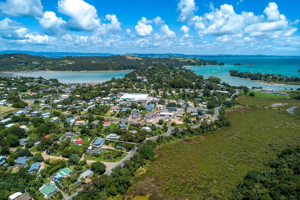 34 Wharf Road, Ostend, Waiheke Island - Carousel 2