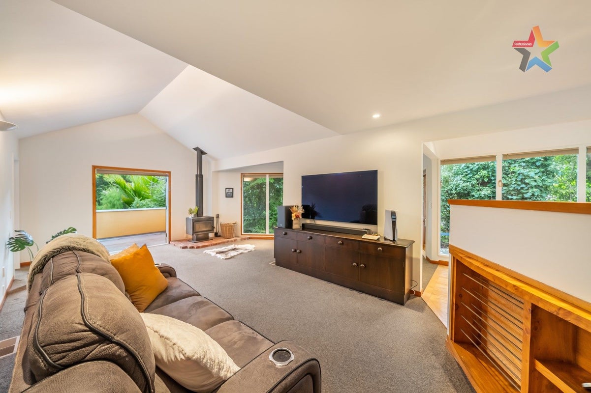 49 Gurney Road, Kelson, Lower Hutt - Carousel 2
