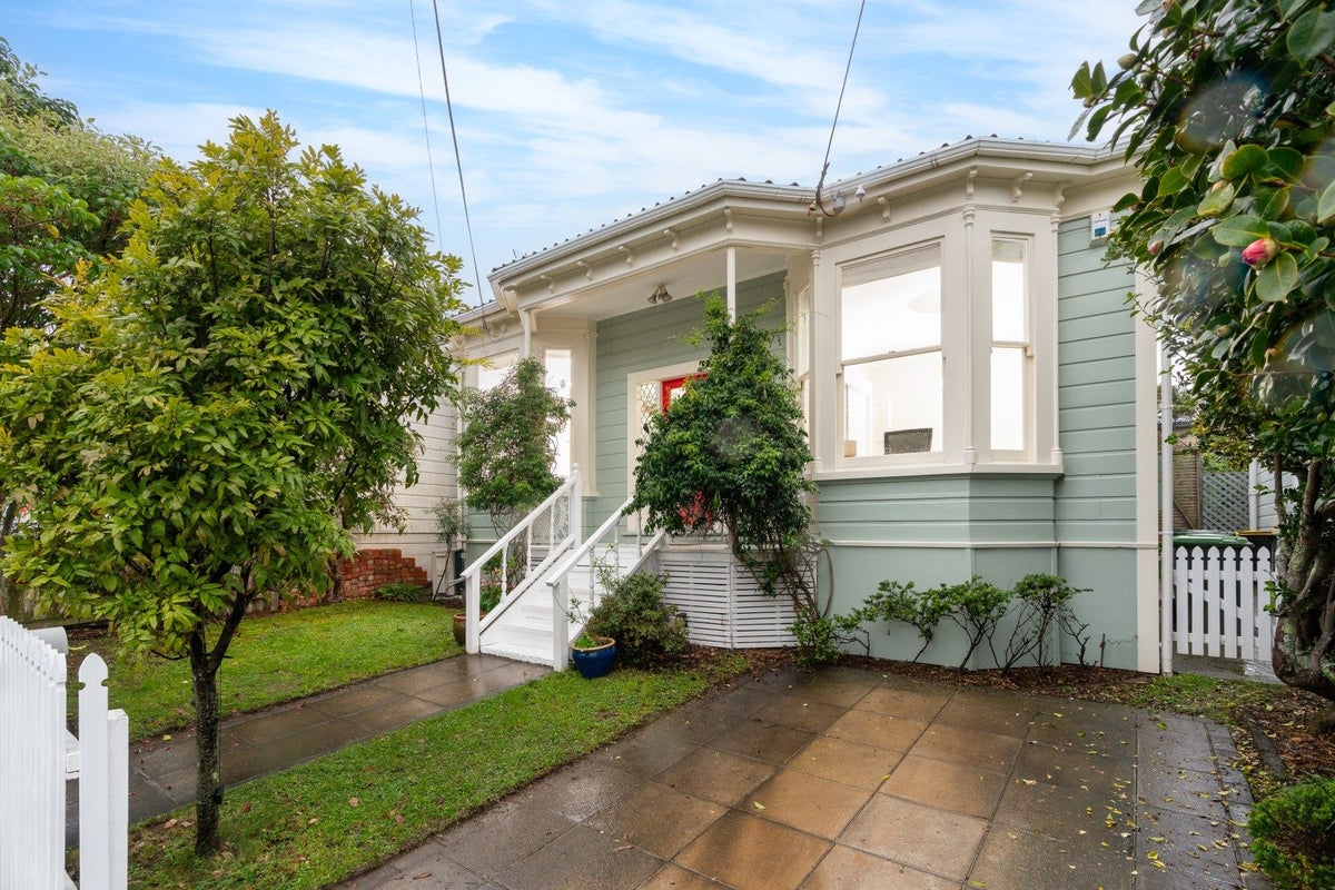33 Owen Street, Newtown, Wellington - Carousel 1