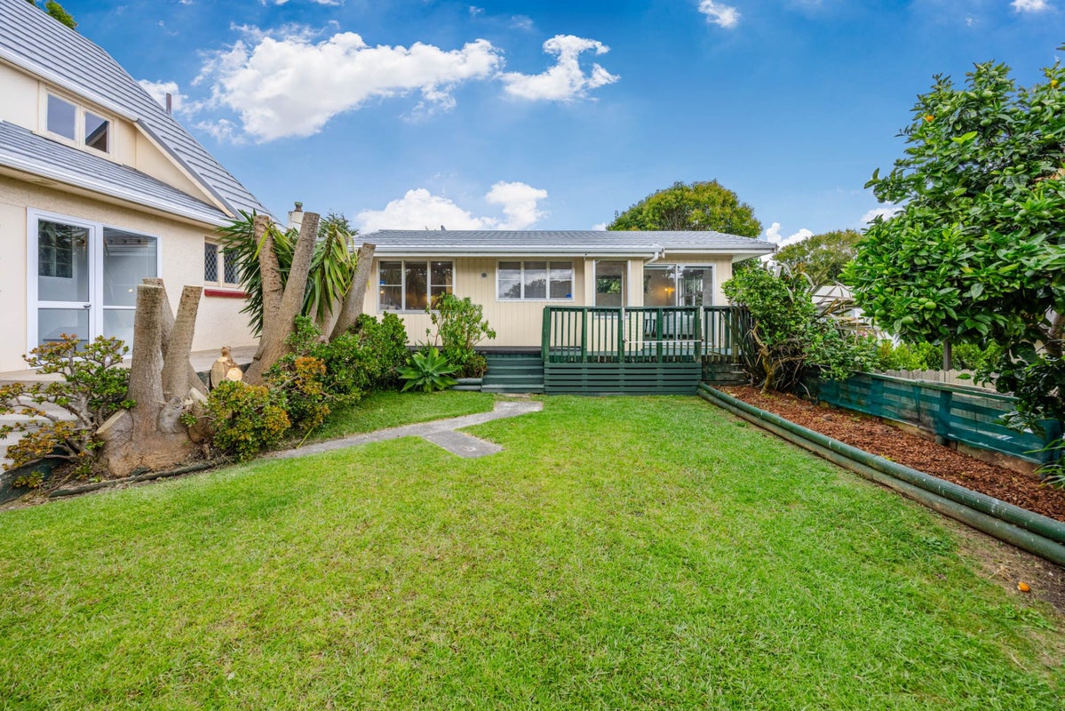23 Clark Road, Pahurehure, Papakura - Carousel 1
