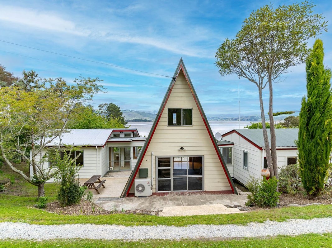 15 Bank Road, Warrington, Waikouaiti - Carousel 1