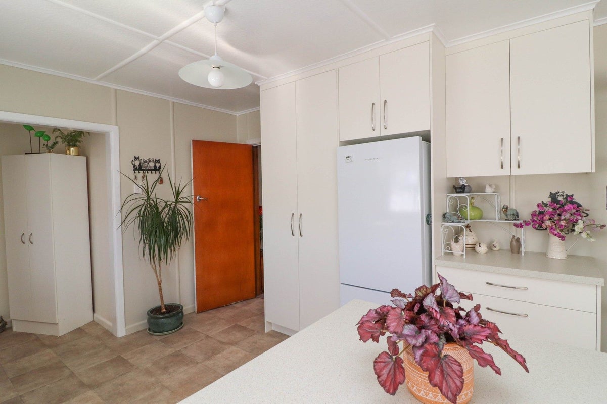 602 Queen Sh25 Street, THAMES, Thames - Carousel 2