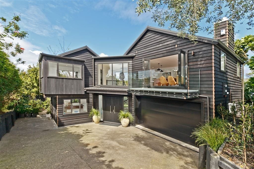 26A Kowhai Road, Campbells Bay, Auckland - Carousel 2