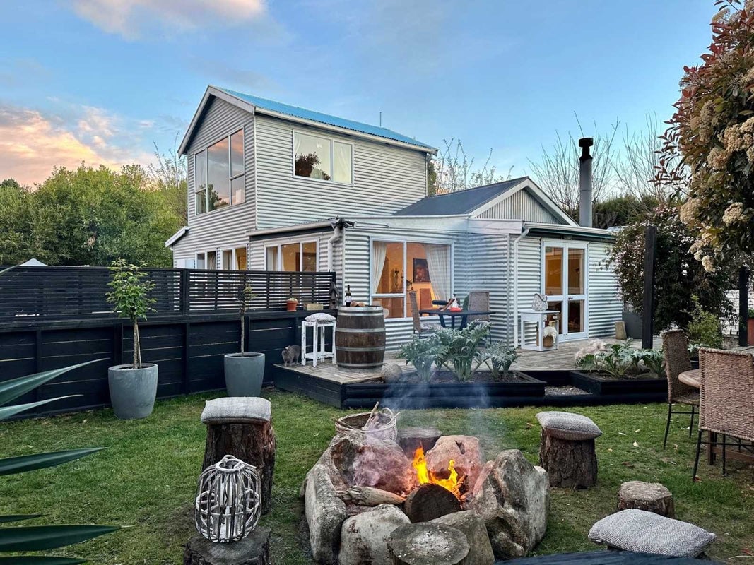 1 Seaward Drive, Amberley, Amberley - Carousel 1