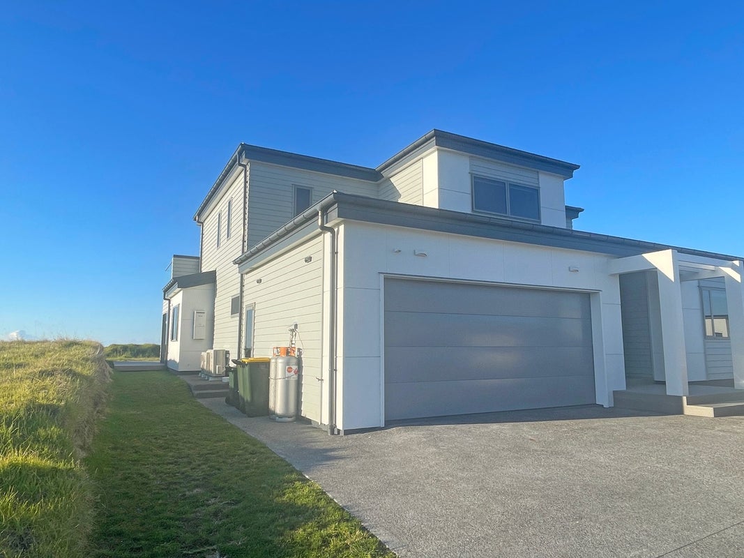 49 Pacific Parade, Coastlands, Whakatane - Carousel 2