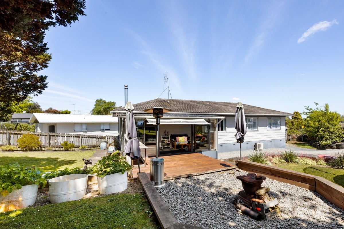 49 Whitmore Street, Kihikihi, Te Awamutu - Carousel 1