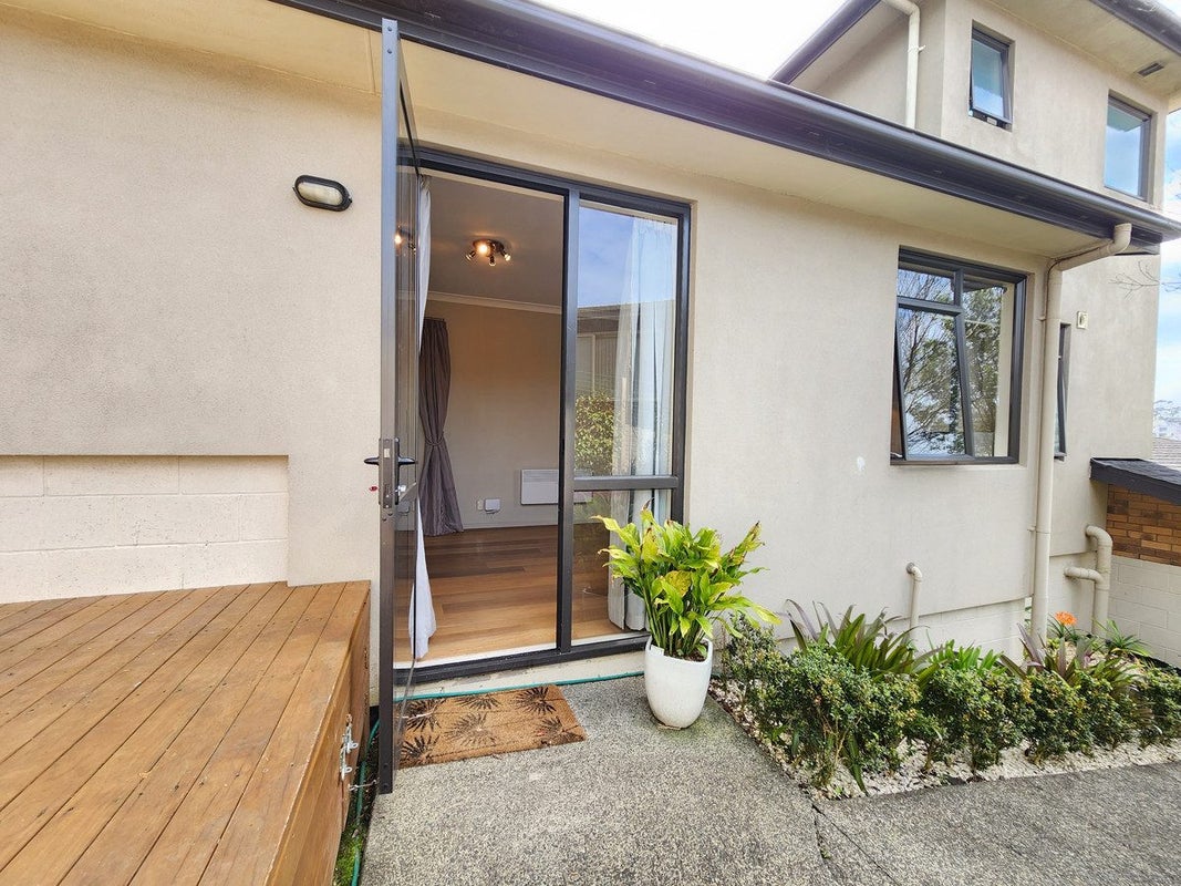 63 Medallion Drive, Oteha, Auckland - Carousel 1