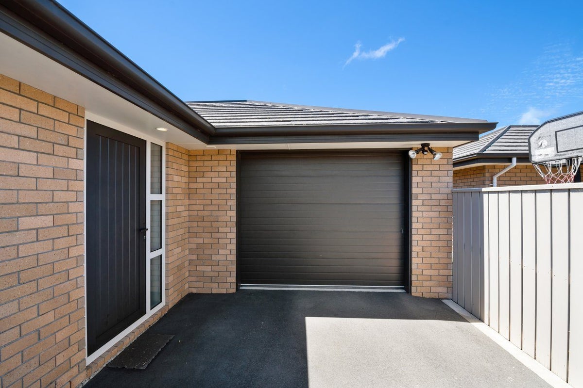 1/52 Opawa Road, Waltham, Christchurch - Carousel 26