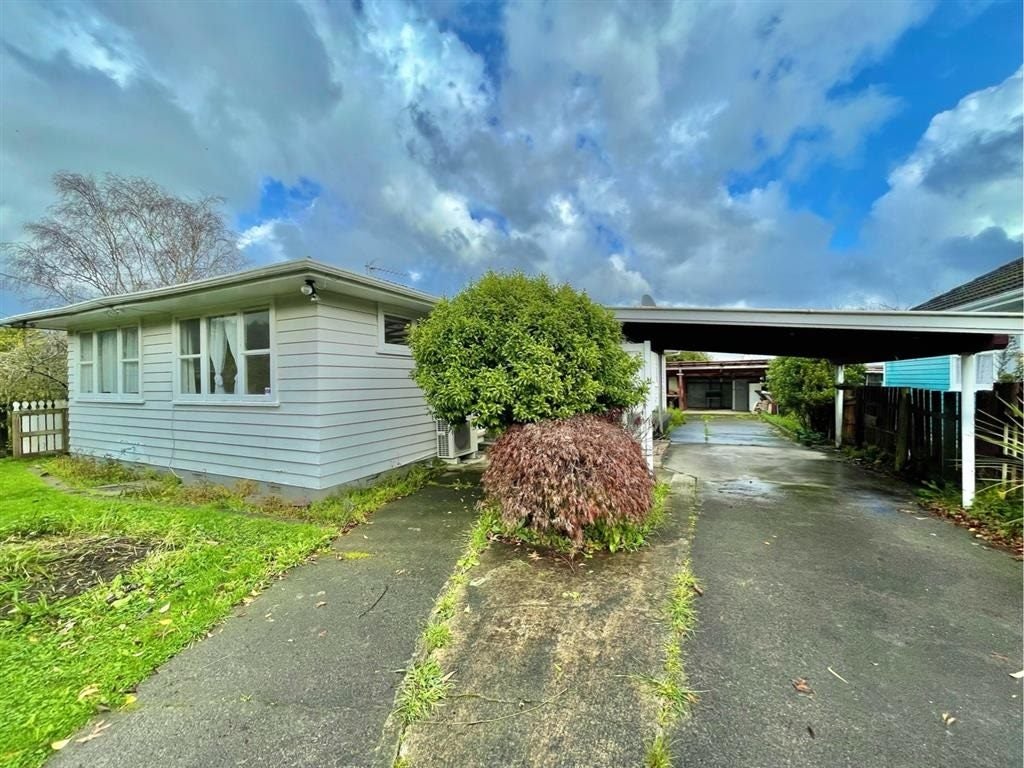 16 Moeraki Road, Maoribank, Upper Hutt - Carousel 2