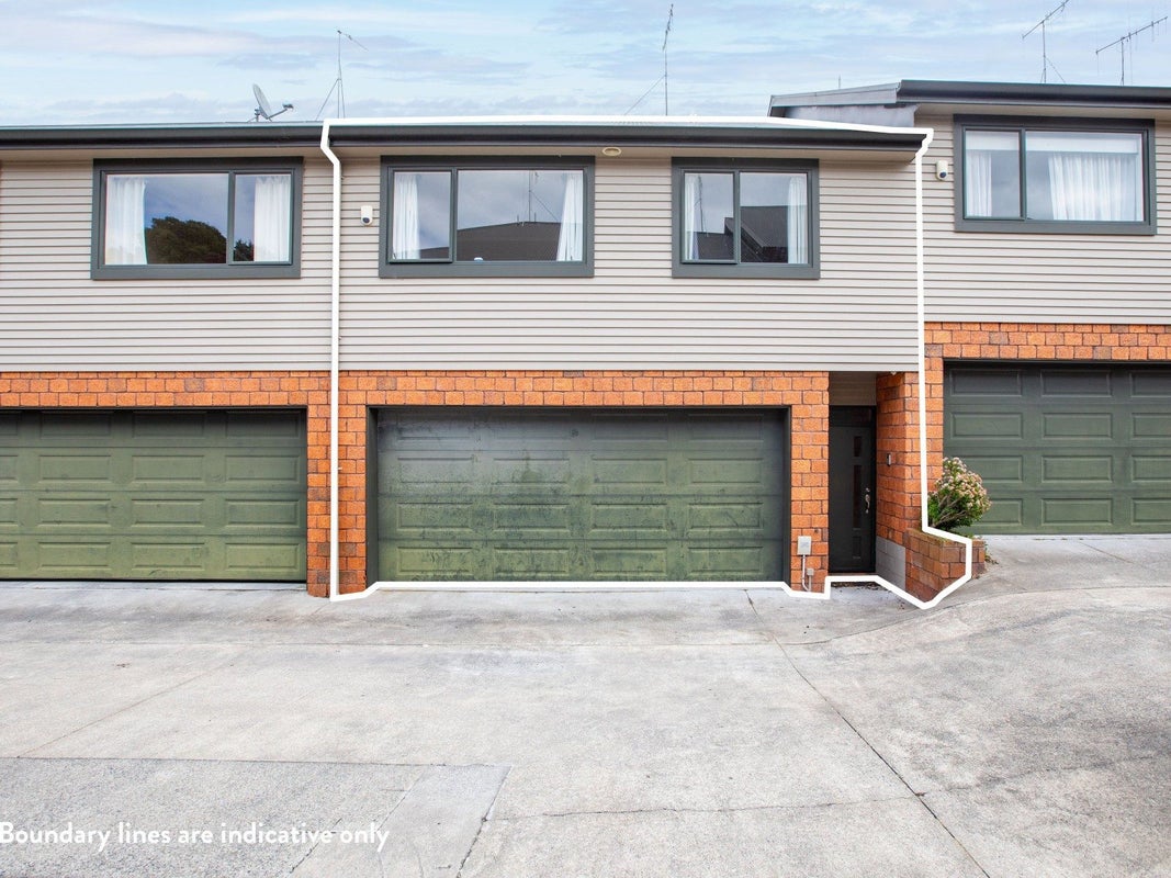 14B Kelvin Place, Hamilton East, Hamilton - Carousel 1