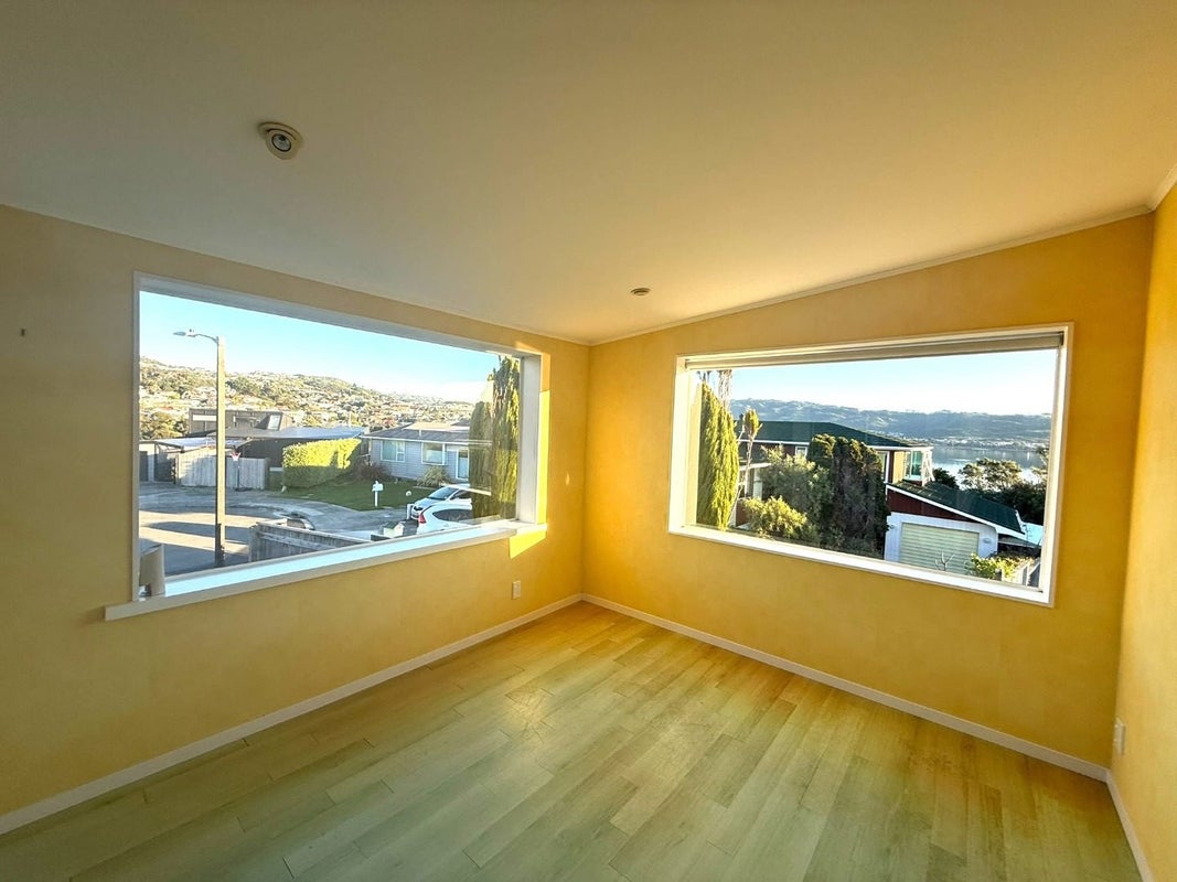 6 Ayr Place, Papakowhai, Porirua - Carousel 1