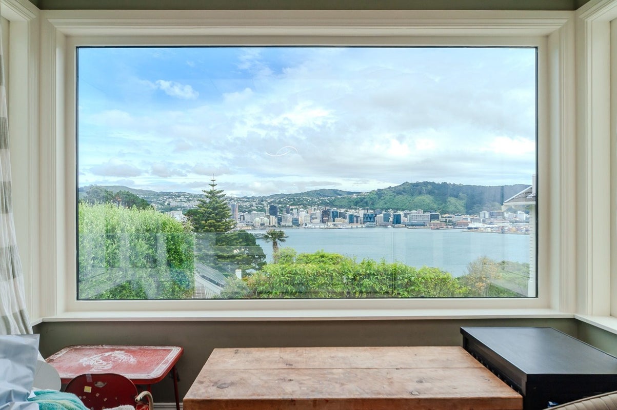60 The Crescent, Roseneath, Wellington - Carousel 2