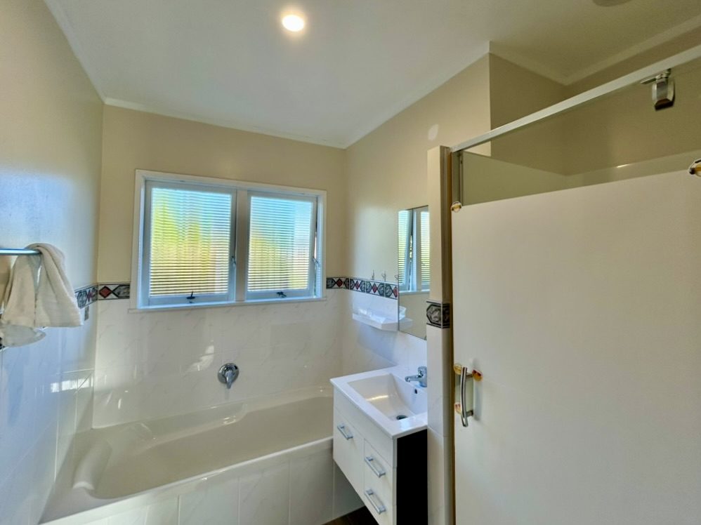 11 Tawavale Crescent, Totara Vale, Auckland - Carousel 8