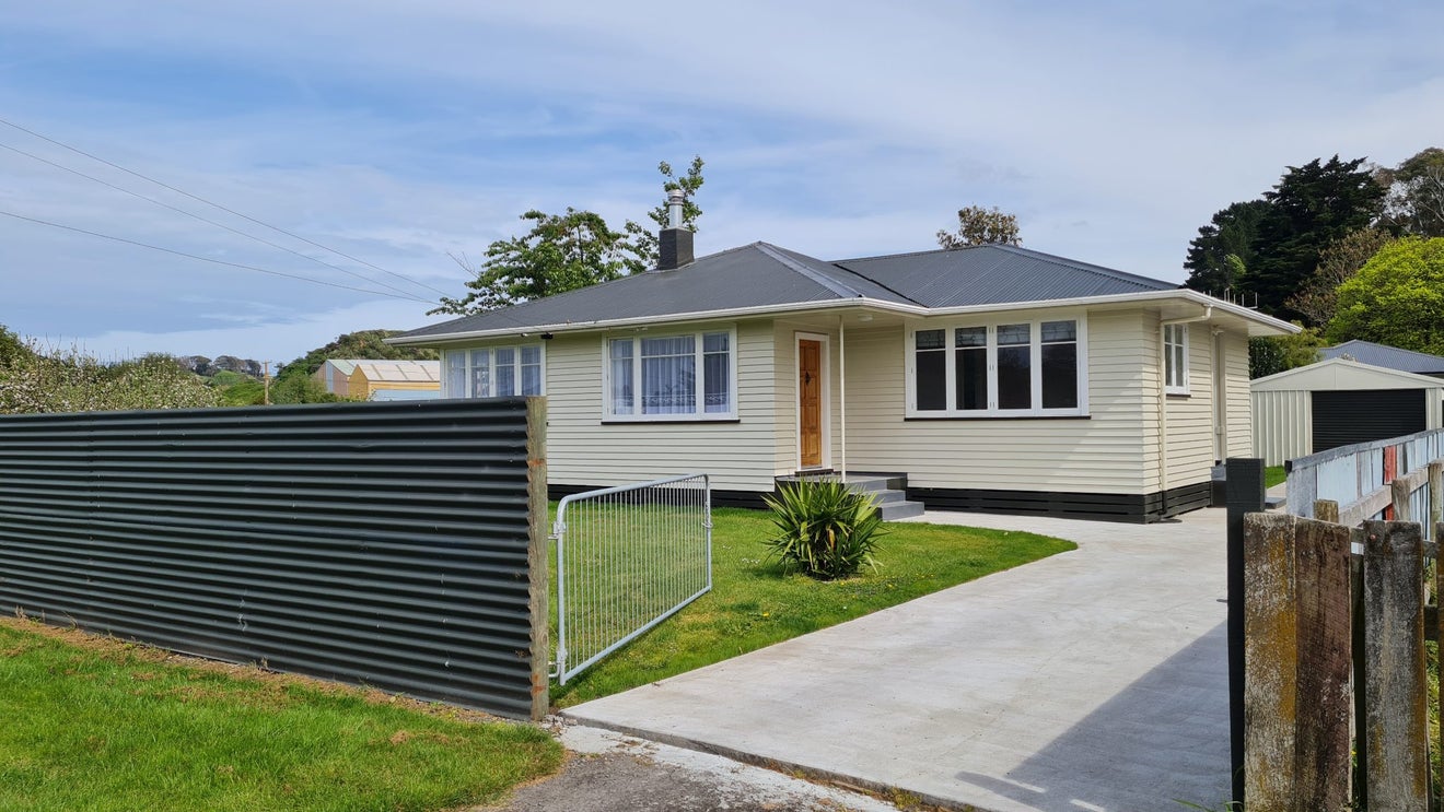 9 Hylton Street, Aramoho, Whanganui - Carousel 1