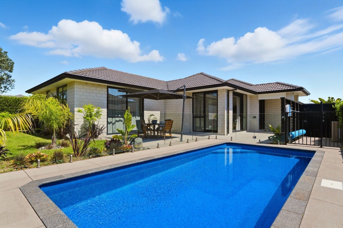 57 Benmore Crescent, Pyes Pa, Tauranga - Carousel 1