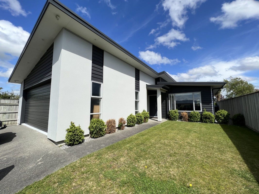 30 Peter Hall Drive, Kelvin Grove, Palmerston North - Carousel 1