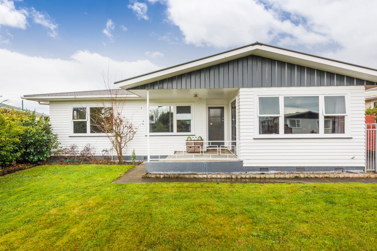5 Hunter Street, Milson, Palmerston North - Carousel 1