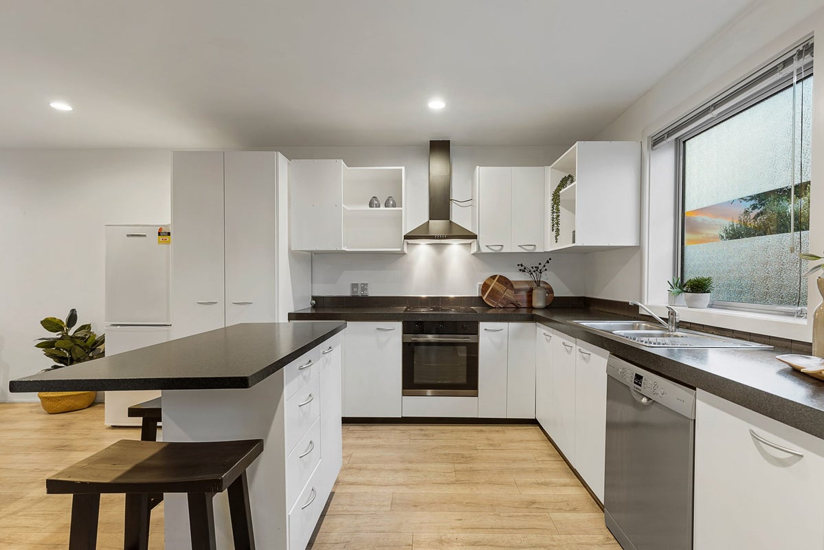 17A Whiteleigh Avenue, Addington, Christchurch - Carousel 2