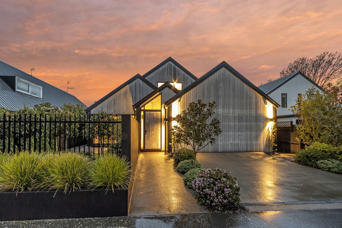 18 Clissold Street, Merivale, Christchurch - Carousel 1