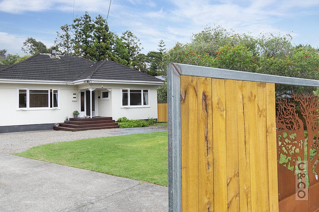 7 Taupaki Road, Henderson - Carousel 2