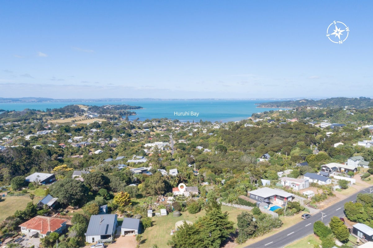 41 Beresford Avenue, Surfdale, Waiheke Island - Carousel 14