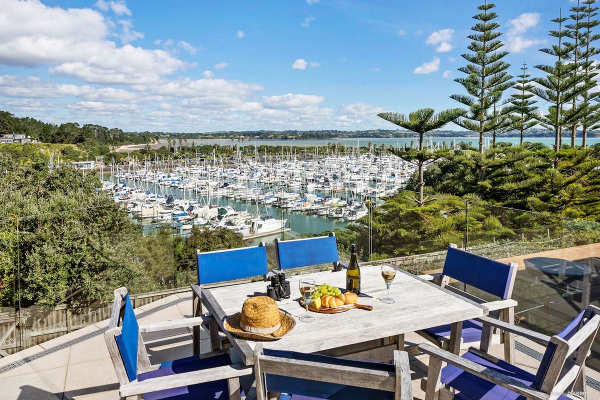 89 Pine Harbour Parade, Beachlands, Auckland - Carousel 2