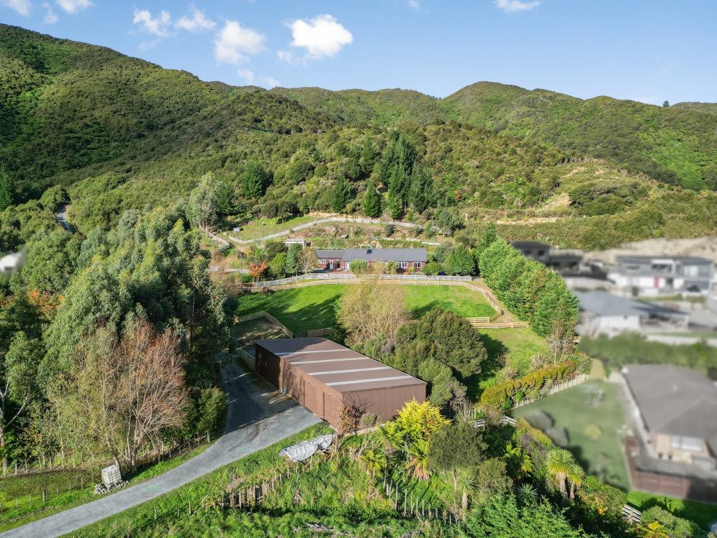 34 Pencarrow Crescent, Wainuiomata, Lower Hutt - Carousel 2