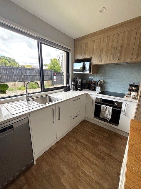 57 Huri Street, Mangere Bridge, Auckland - Carousel 2
