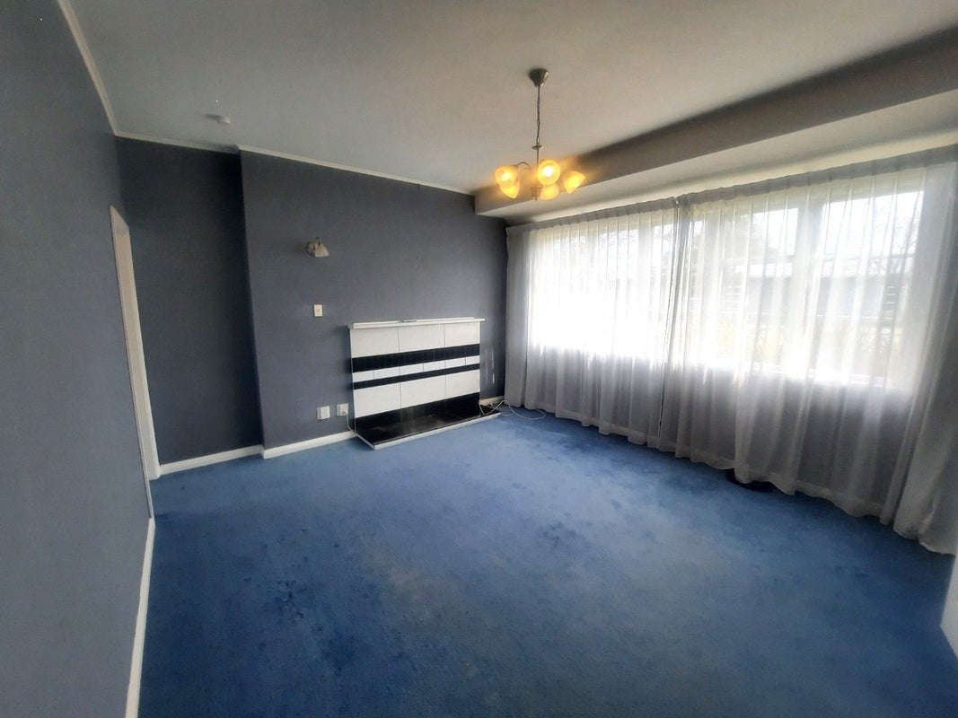2 Savage Crescent, Upper Hutt Central, Upper Hutt - Carousel 2