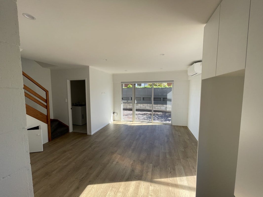 1/5 Glen Road, Browns Bay, Auckland - Carousel 1