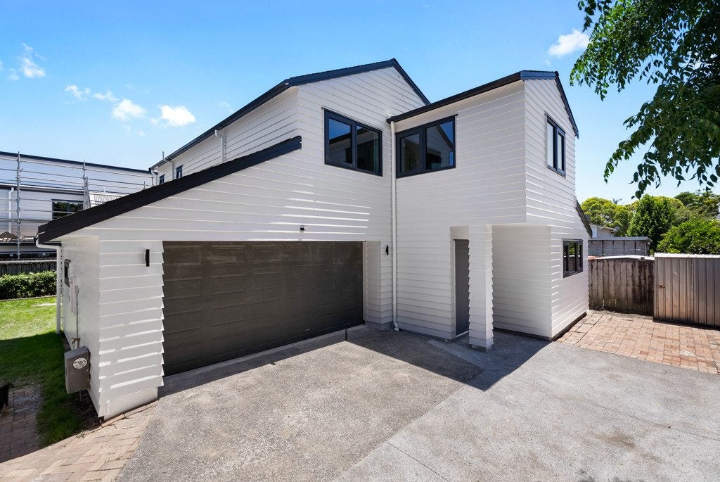 15A Taramea Street, Avondale, Auckland - Carousel 1