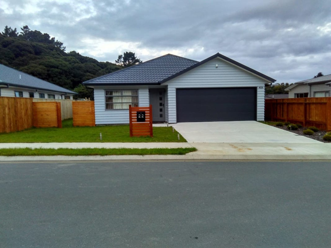 22 Moonsail Drive, Whitby, Porirua - Carousel 1