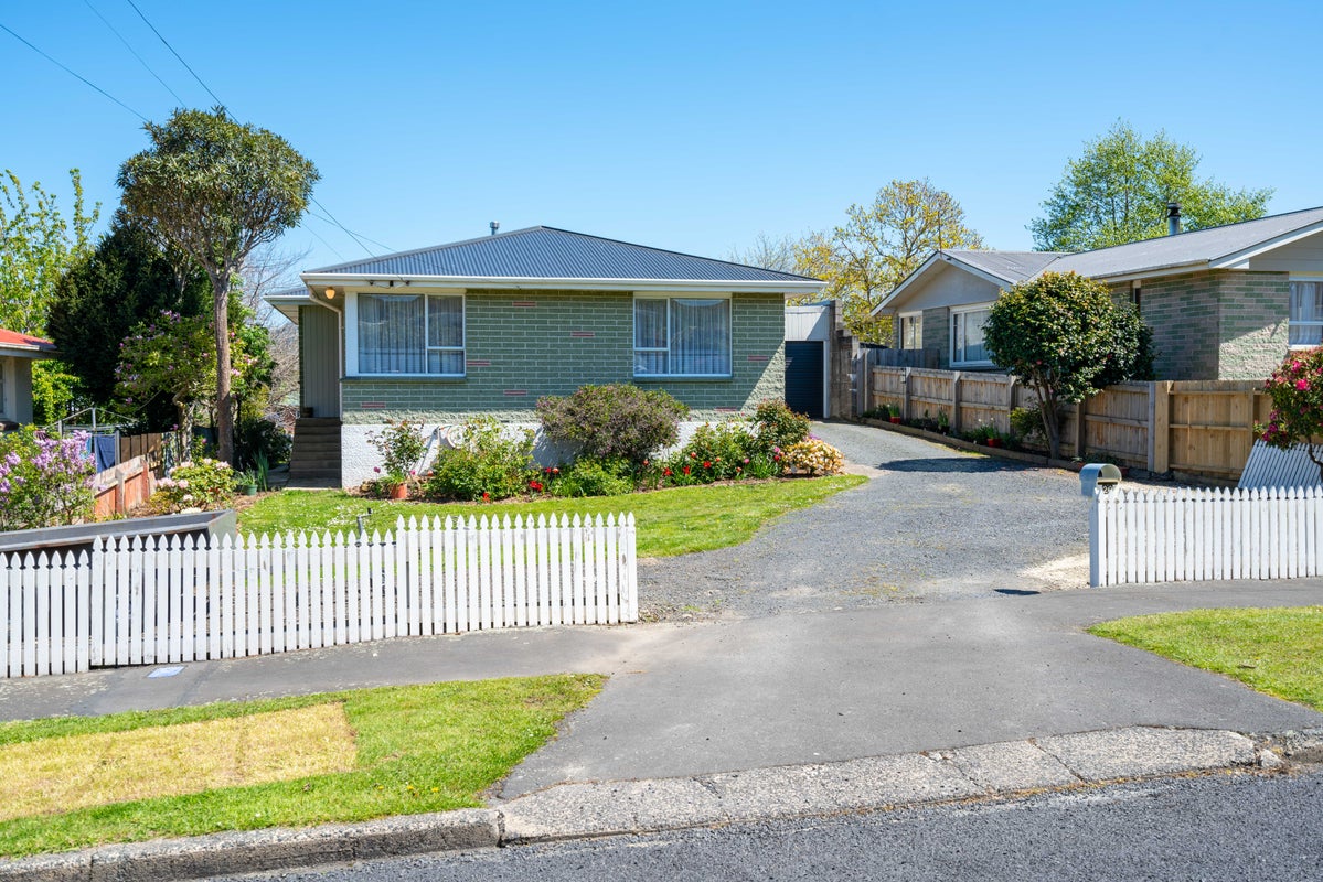 20 Shipka Street, Abbotsford, Dunedin - Carousel 1