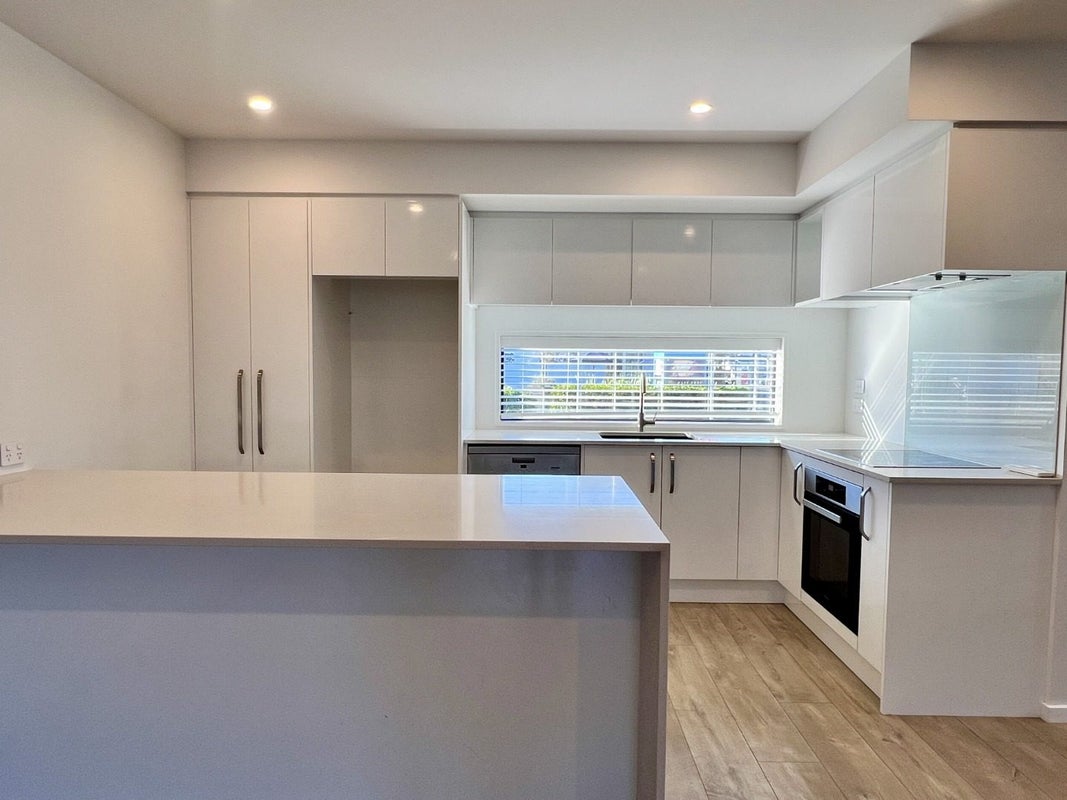 51 Edgeware Road, St Albans, Christchurch - Carousel 2