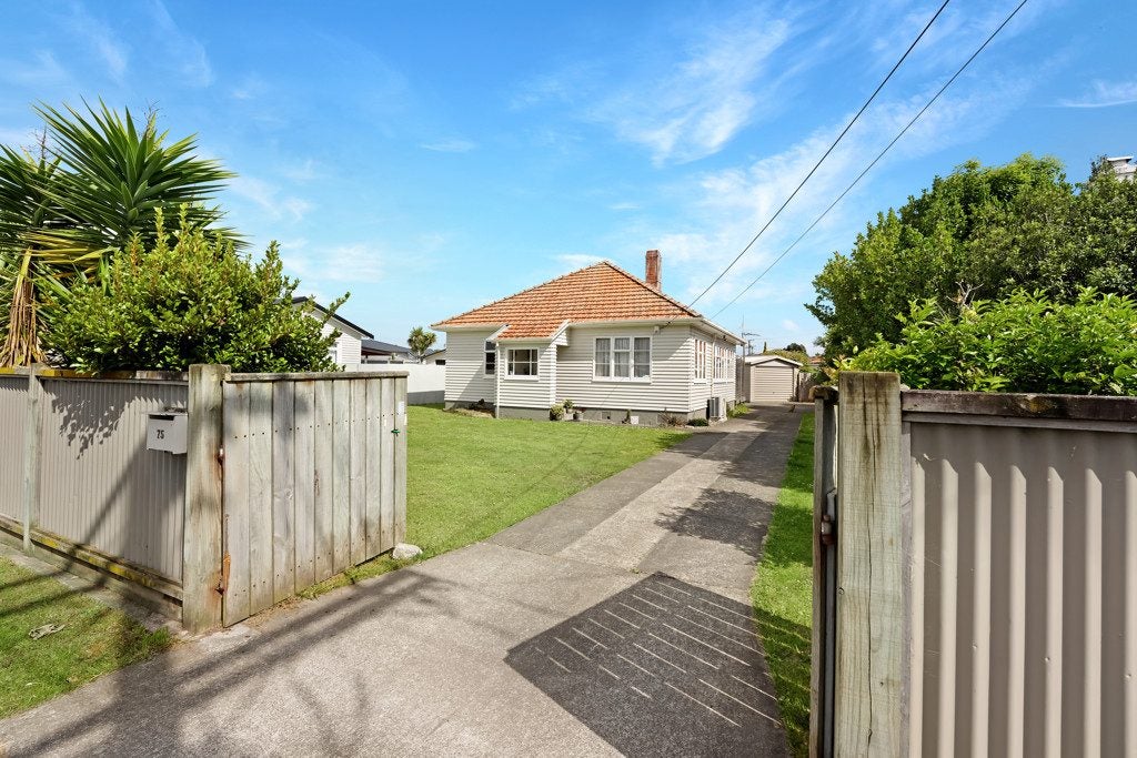 75 Nixon Street, Whanganui East, Whanganui - Carousel 1