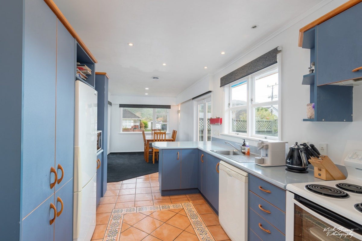 29 Courtenay Road, Heretaunga, Upper Hutt - Carousel 2