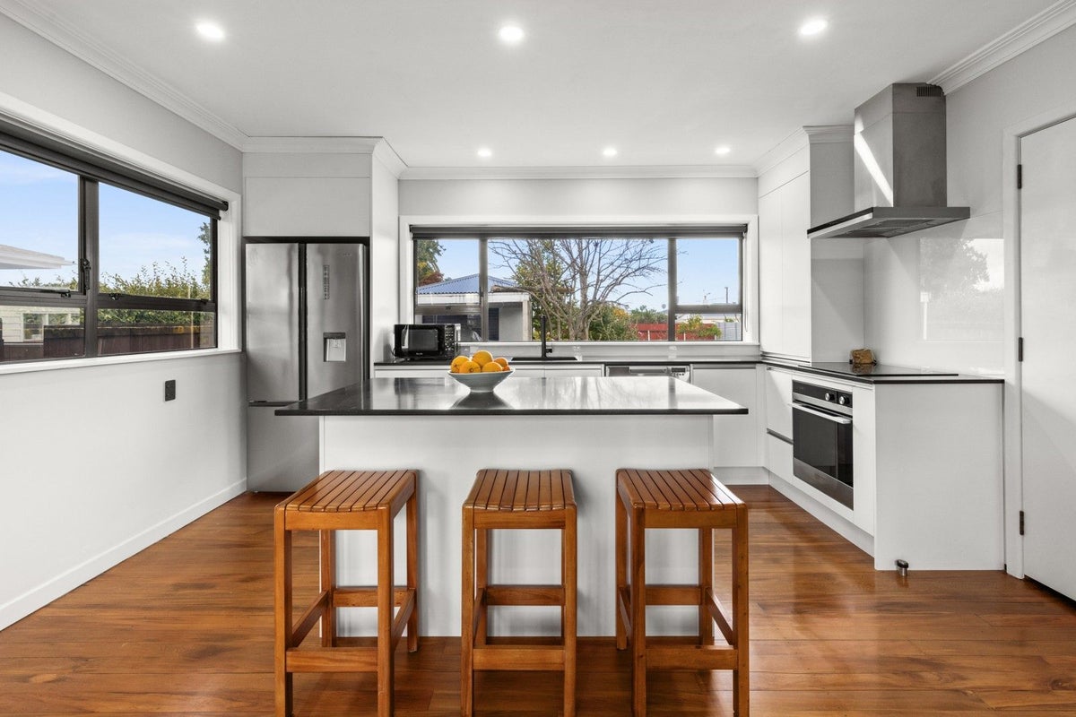 318 Kennedy Road, Onekawa, Napier - Carousel 1
