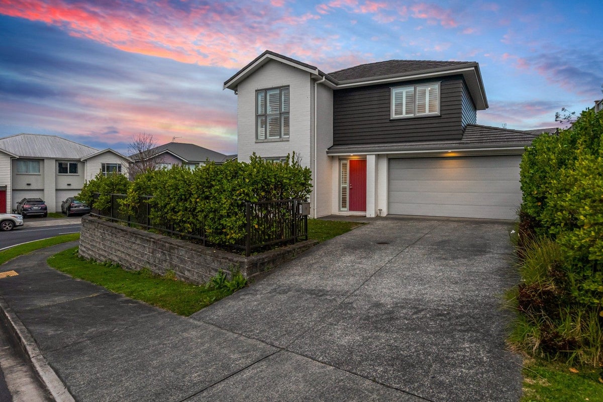 9 Arthur Rolfe LANE, Swanson, Waitakere - Carousel 1